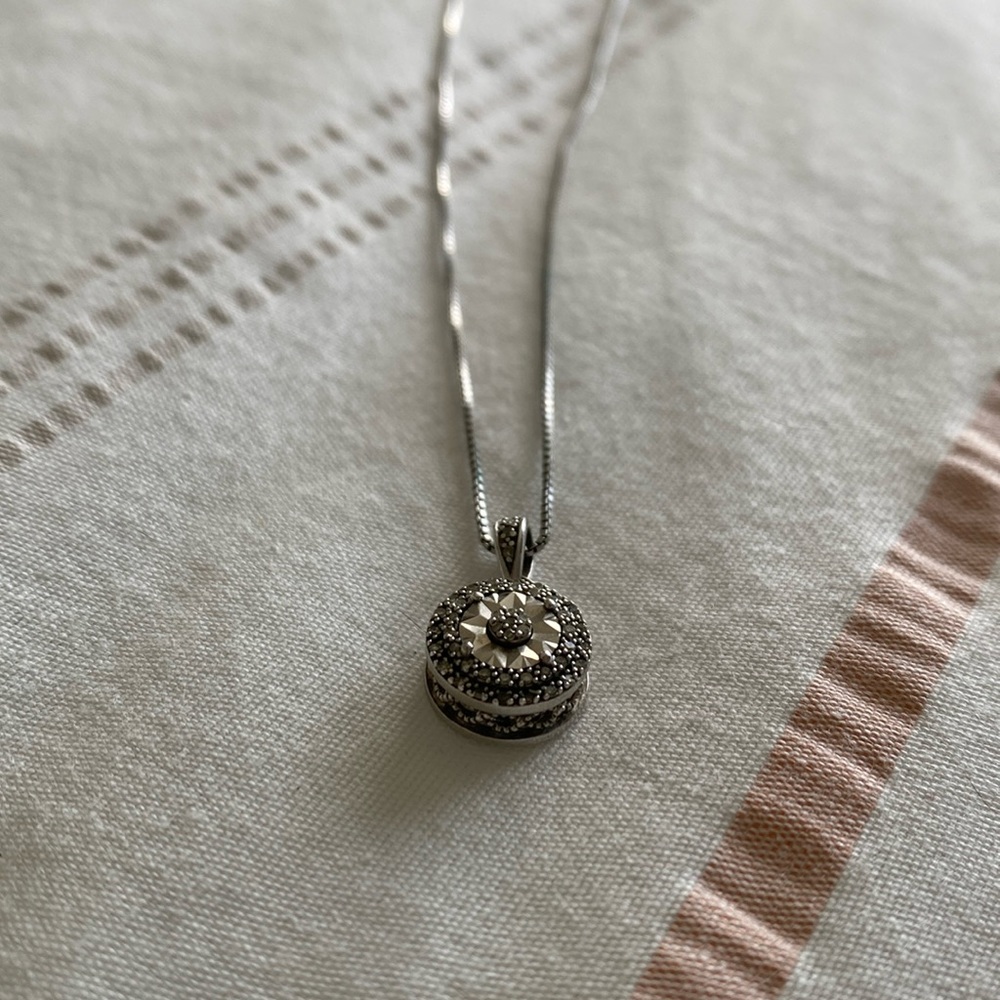 Kay’s Silver necklace